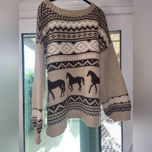 Horse Sweater 🐴 - Picture 6 of 7